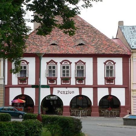 Restaurace A Penzion Podloubi Opočno Dış mekan fotoğraf