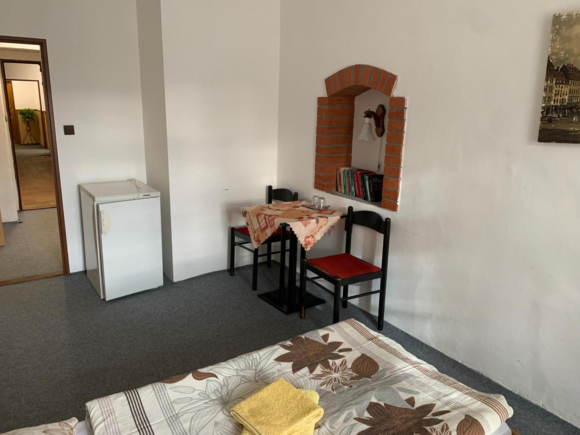 Restaurace A Penzion Podloubi Opočno Dış mekan fotoğraf