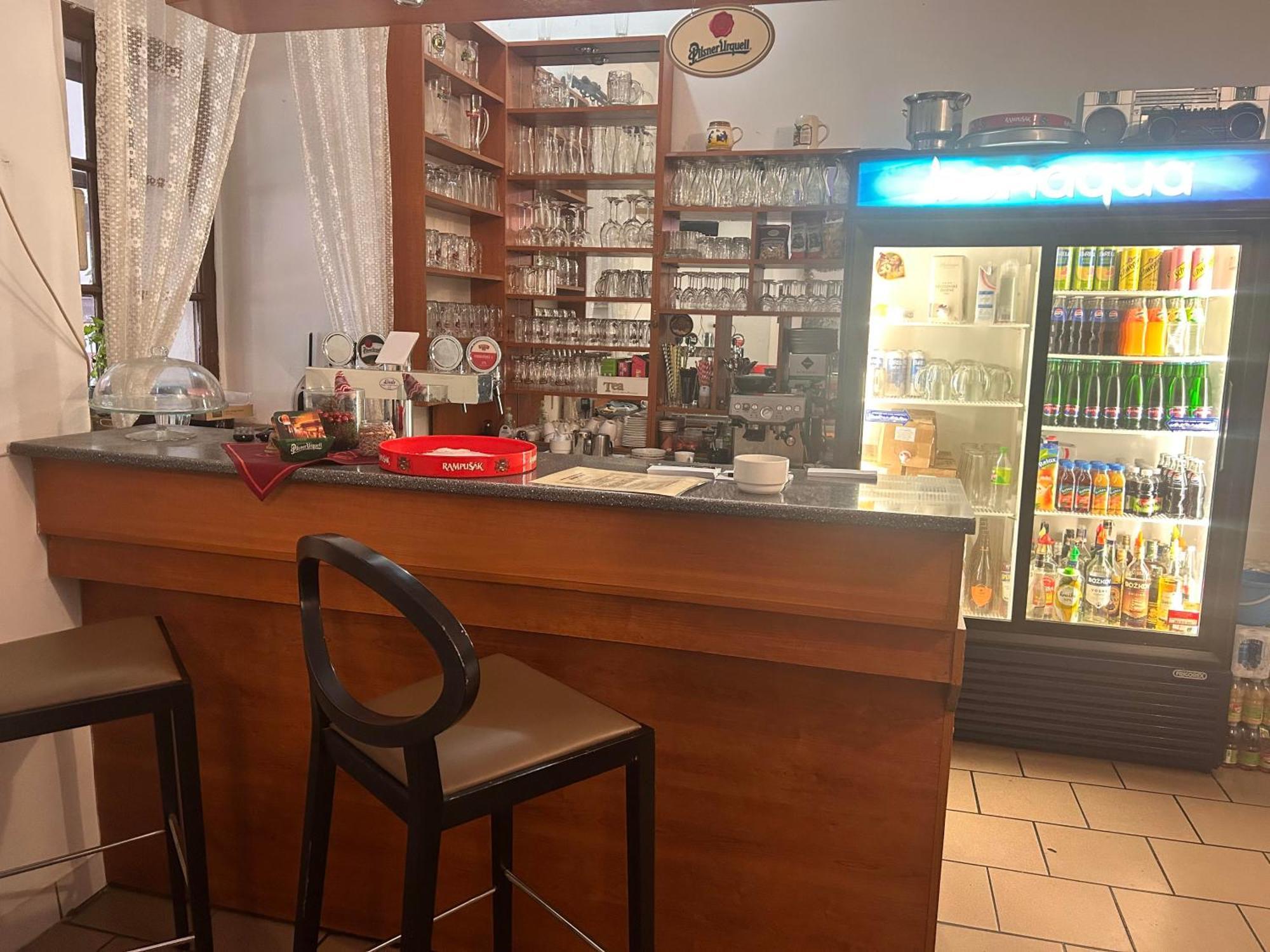 Restaurace A Penzion Podloubi Opočno Dış mekan fotoğraf